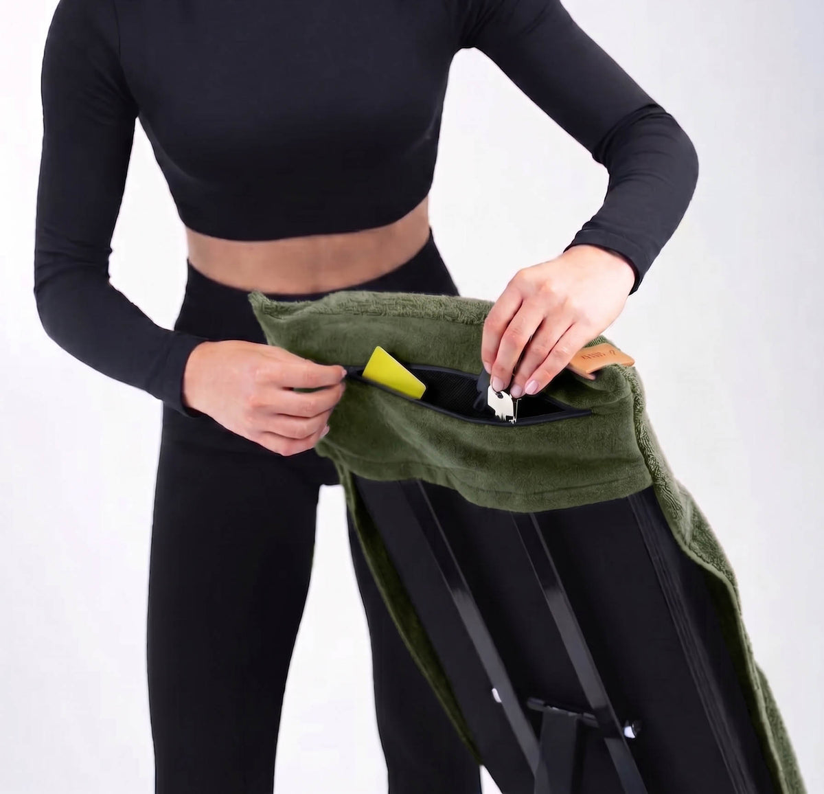 TOWELL+PRO TECHNICAL GYM TOWEL GREEN